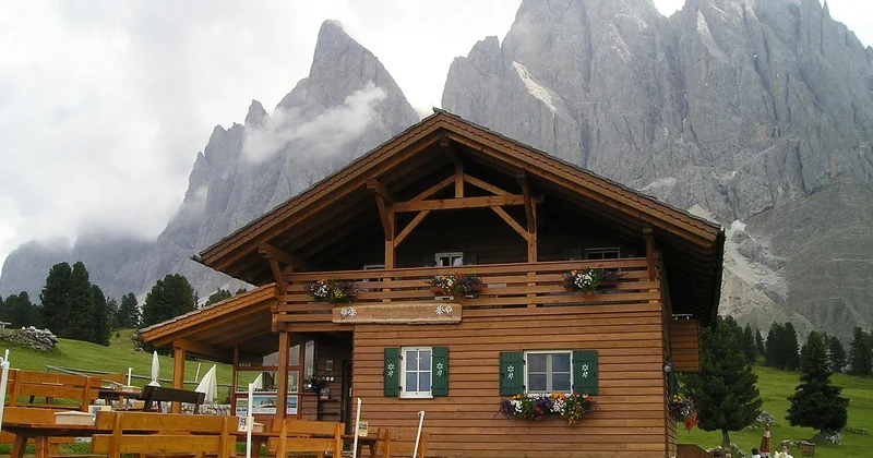 Gîte, chalet d'alpage ou ferme : quelle différence sur le terrain